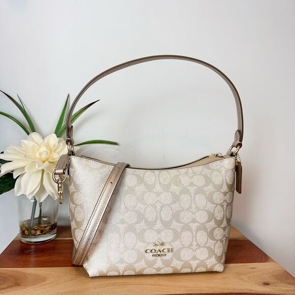 NWT Coach Zip Top Shoulder Bag‎ In Signature Canvas - Picture 1 of 7